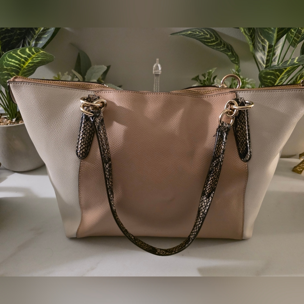 Coach Leather Tote Bag ( New Condition ) - Picture 2 of 16